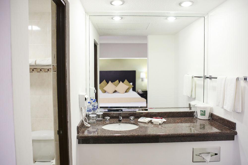 Quality Inn Nuevo Laredo Εξωτερικό φωτογραφία