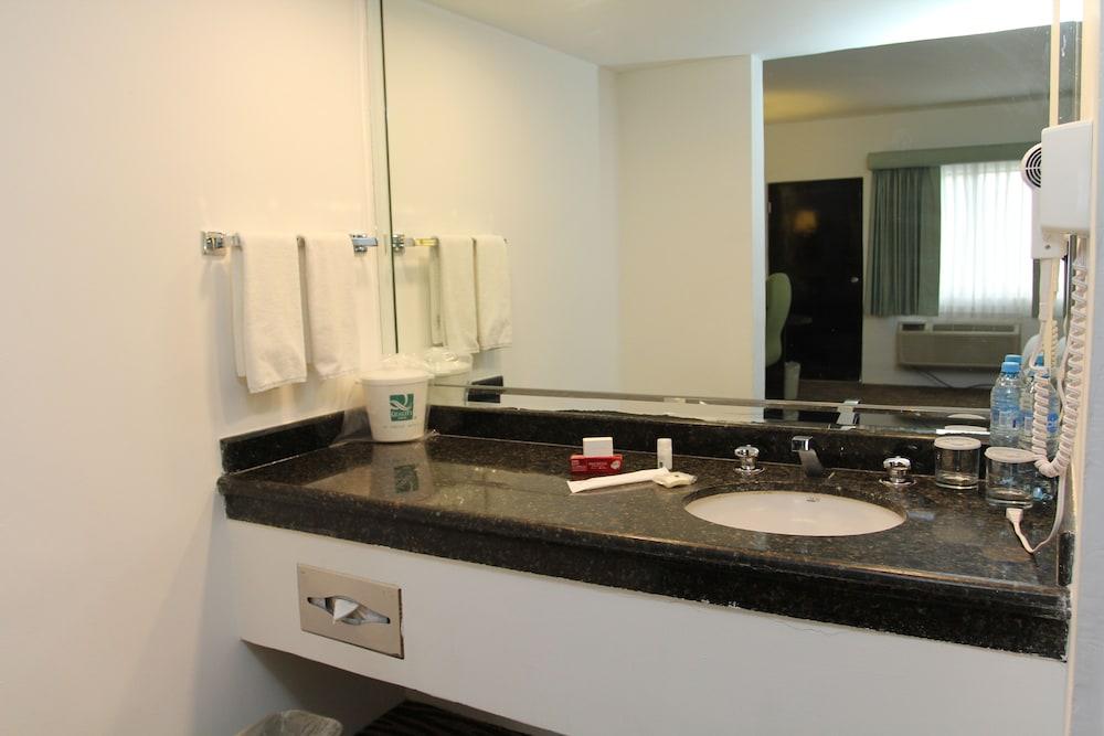 Quality Inn Nuevo Laredo Εξωτερικό φωτογραφία
