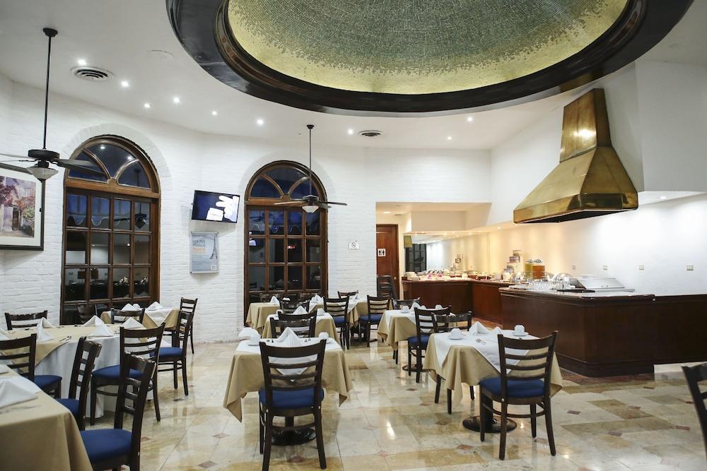 Quality Inn Nuevo Laredo Εξωτερικό φωτογραφία