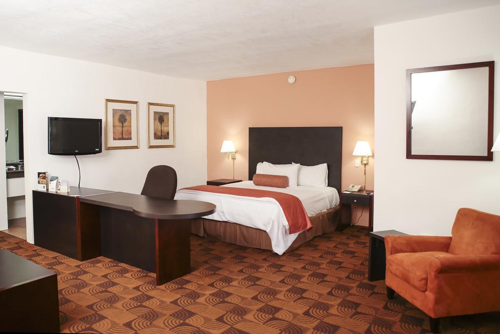 Quality Inn Nuevo Laredo Εξωτερικό φωτογραφία