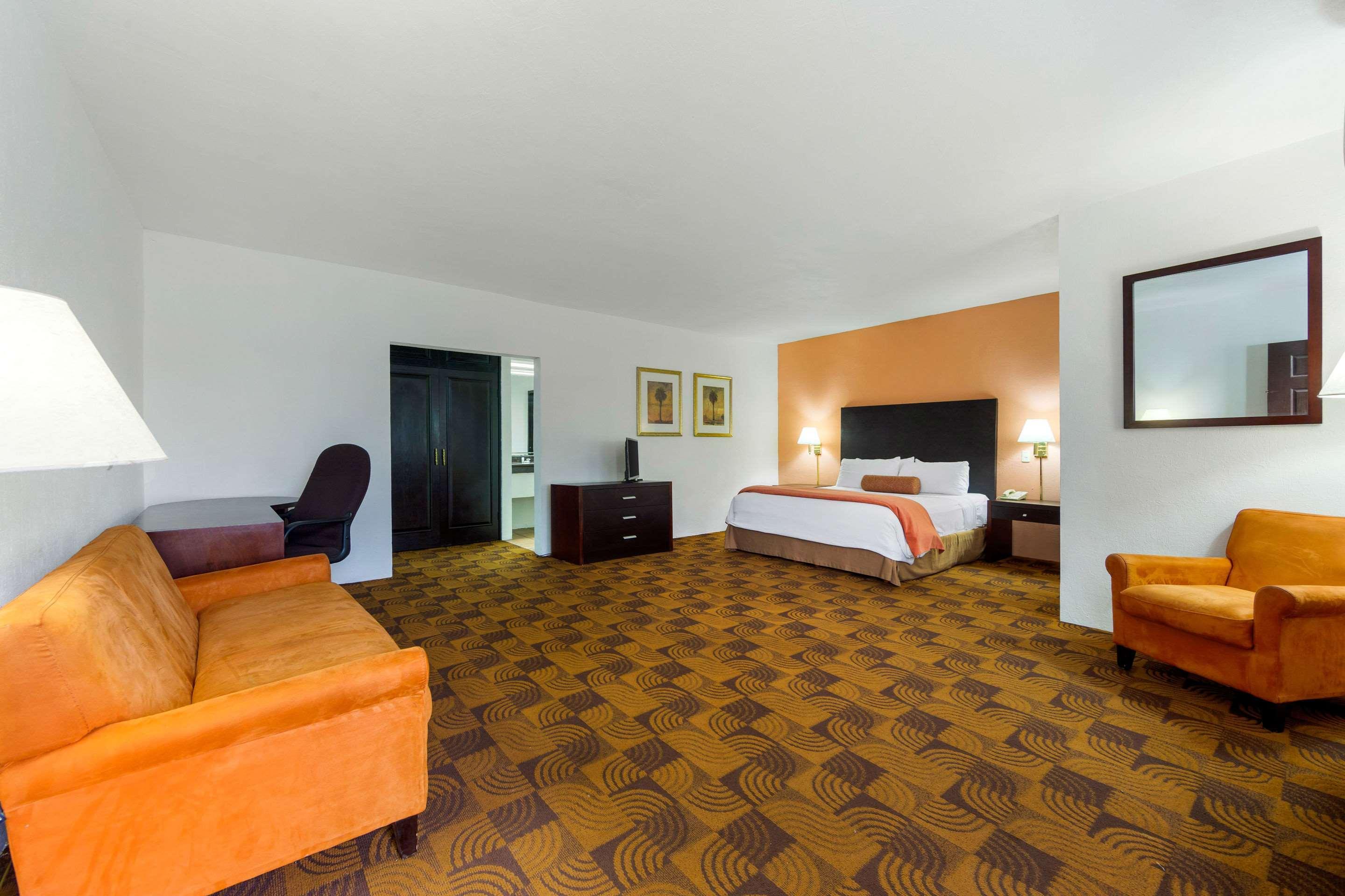 Quality Inn Nuevo Laredo Εξωτερικό φωτογραφία