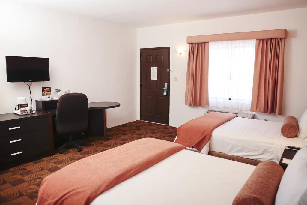 Quality Inn Nuevo Laredo Εξωτερικό φωτογραφία
