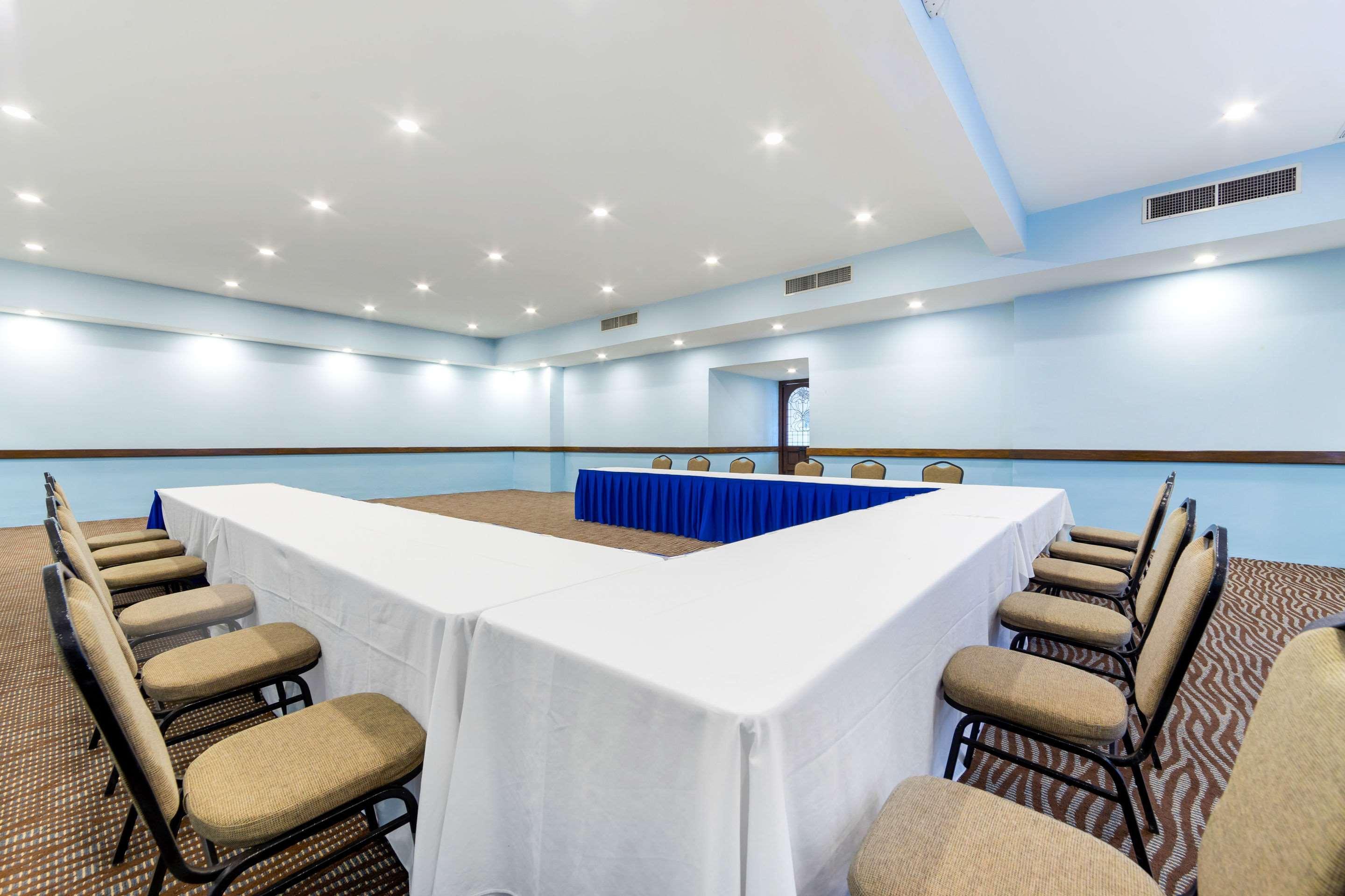 Quality Inn Nuevo Laredo Εξωτερικό φωτογραφία