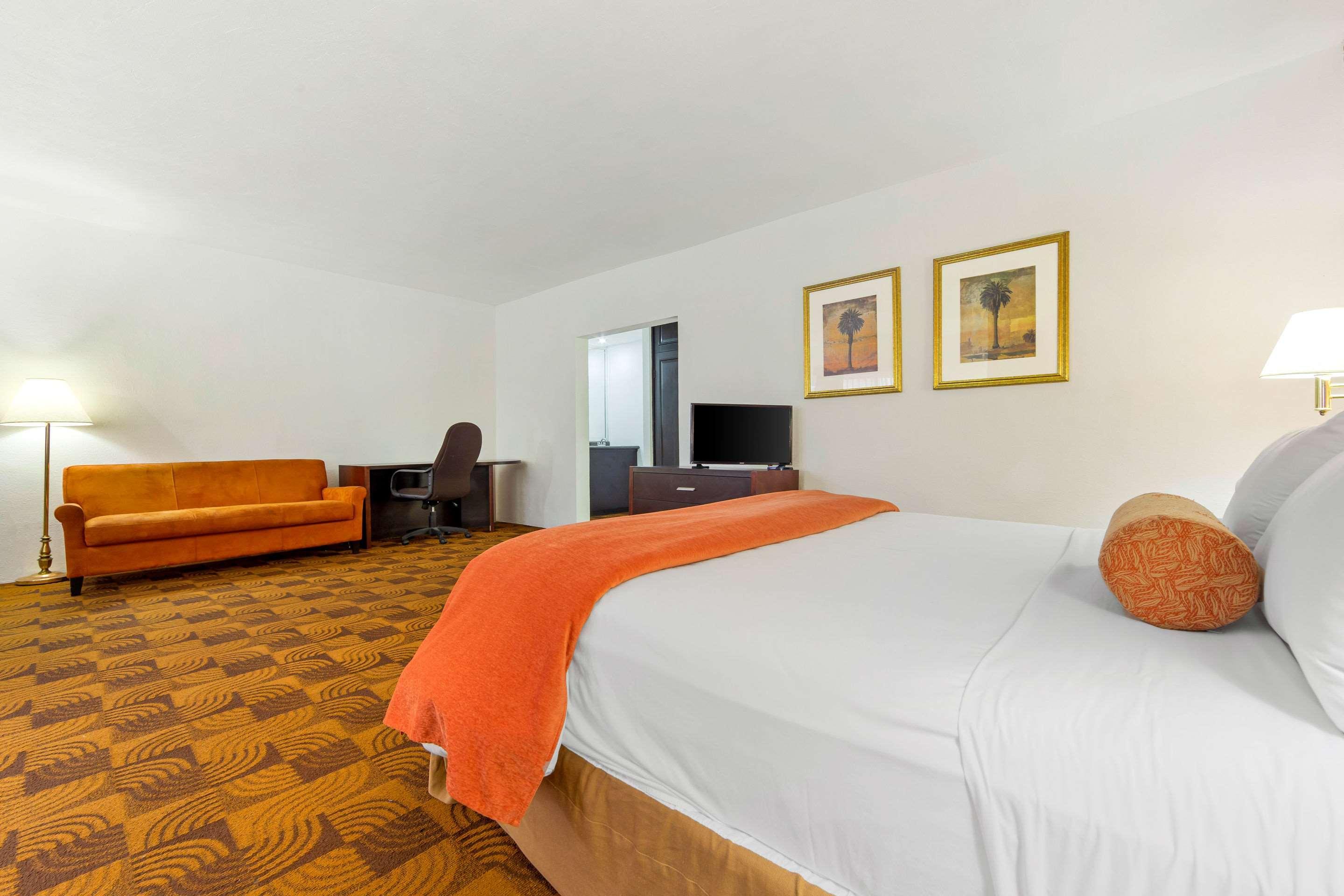 Quality Inn Nuevo Laredo Εξωτερικό φωτογραφία