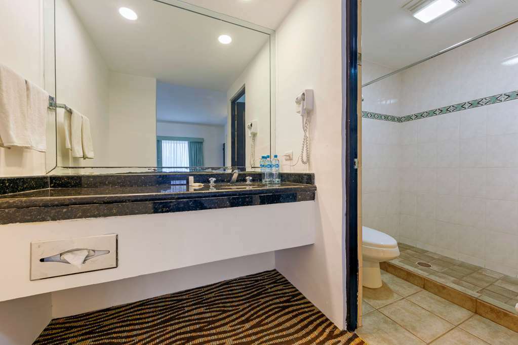 Quality Inn Nuevo Laredo Δωμάτιο φωτογραφία